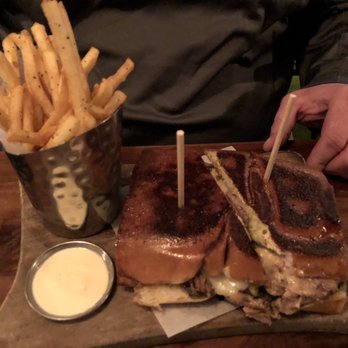 Krueger's Tavern - Cuban - Bars Near Me - Cincinnati, Ohio