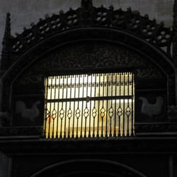 Catedral de Santo Domingo de la Calzada - Chickens in a Church