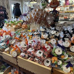 Ye Olde Pepper Candy Companie - Halloween candy
