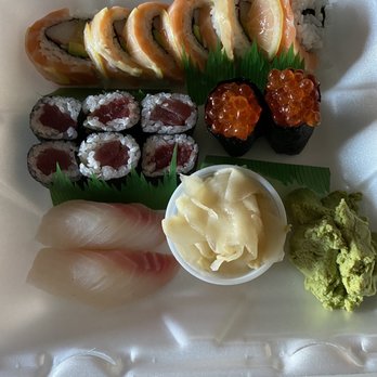 Riyoma - Salmon special roll, tuna roll, salmon eggs and red snapper. - Japanese Near Me - El Paso, Texas