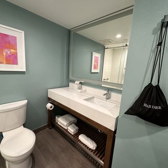Fairfield by Marriott Inn & Suites Camarillo - Sink - Hotels Near Me - Camarillo, California Fairfield by Marriott Inn & Suites Camarillo - Sink - Hotels Near Me - Camarillo, California