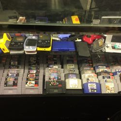 Triple M Buy & Sell - Plenty retro games