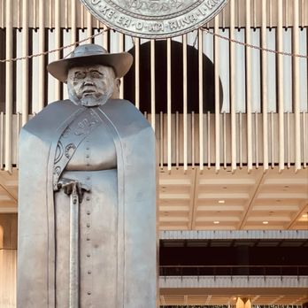 Hawaii State Capitol - Landmarks & Historical Buildings Near Me - Honolulu, Hawaii