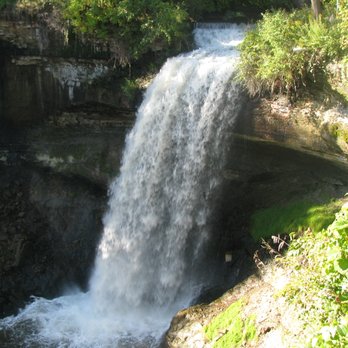 Minnehaha Park - The ledge these falls tumble over is quite amazing. This is a wonderful natural feature to have inside a major city. - Parks Near Me - Minneapolis, Minnesota Minnehaha Park - The ledge these falls tumble over is quite amazing. This is a wonderful natural feature to have inside a major city. - Parks Near Me - Minneapolis, Minnesota