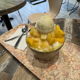 Mango bingsu