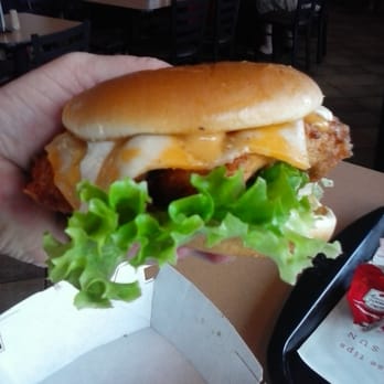 Chick-fil-A - Chic-fil-a deluxe chicken sandwich - Fast Food Near Me - Grove City, Ohio