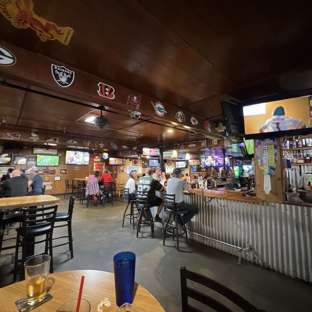 Midway Bar & Grill - people sitting at tables and watching tvs - Breakfast & Brunch Near Me - Hermiston, Oregon Midway Bar & Grill - people sitting at tables and watching tvs - Breakfast & Brunch Near Me - Hermiston, Oregon