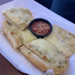 J P's Sports Bar and Grill - Garlic bread