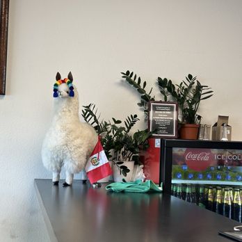 Al Toque Peruvian Kitchen - Decor :-) - Peruvian Near Me - Oceanside, California