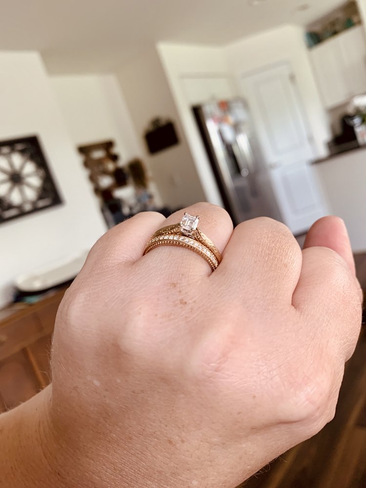 GOSSAGE JEWELERS Updated September 2024 33 Photos & 36 Reviews 5302 Charlotte Ave