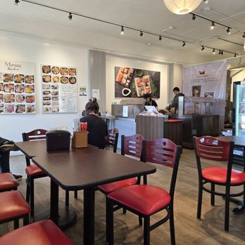 YoYo Poke - Seating inside and the order counter. - Poke Near Me - Bainbridge Island, Washington