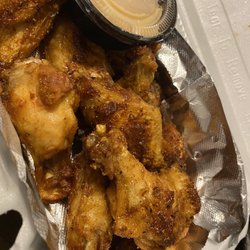 Big Daddy'z BBQ & Grill - Dry rub wings