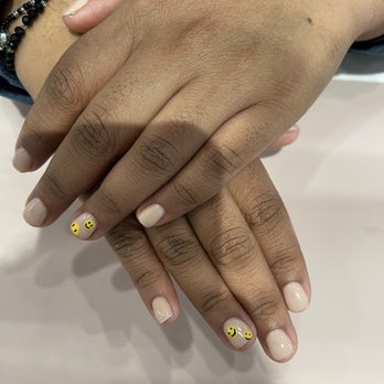 Colome Nails - Nail Salons Near Me - New York, New York