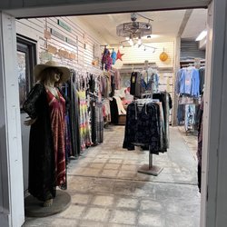 Tradewinds Redondo Beach - Pineapple Alley