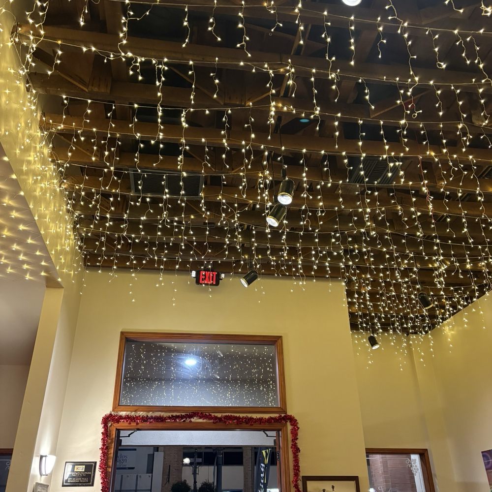 Santa Paula Cellars - Wine Tasting Room Near Me - Santa Paula, California Santa Paula Cellars - Wine Tasting Room Near Me - Santa Paula, California