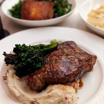 Café la Vie - Steak Au Poivre - Bars Near Me - St. Louis, Missouri Café la Vie - Steak Au Poivre - Bars Near Me - St. Louis, Missouri