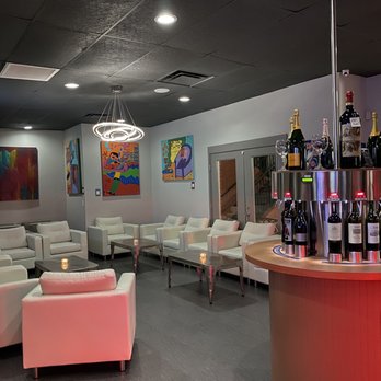 Tampa Wine Room  - Wine Bars Near Me - Tampa, Florida
