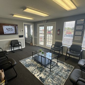 Lomar Auto World - Used Car Dealers Near Me - Santa Fe, Texas