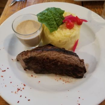 Le Bastringue - Beef fillet with morel sauce - Bistros Near Me - Paris, 75