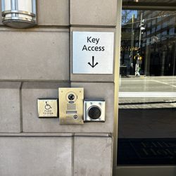 Ellis Hotel, Atlanta, a Tribute Portfolio Hotel - When you arrive at the hotel, You're supposed to press that intercom n the peachtree side for them to unlock the door.