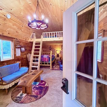 Oregon Trail RV Park & Cabins - The big cabin - RV Parks Near Me - Atkinson, Nebraska