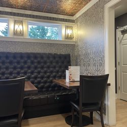 Crimson Curry Cafe - Interior