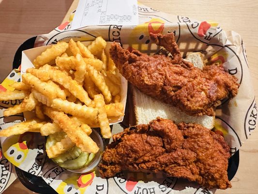 Dave's Hot Chicken by null