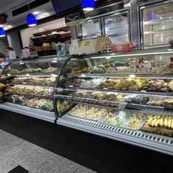 Fortunato Brothers - Pastries and cookies display