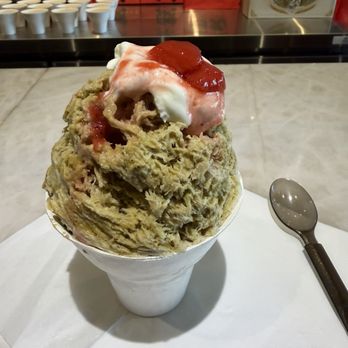 Kiyoraka - pistachio strawberry was delicious - Shaved Ice Near Me - Irvine, California