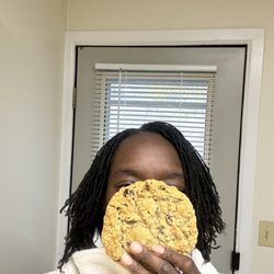 Mary's Mountain Cookies - Size of cookie comparison