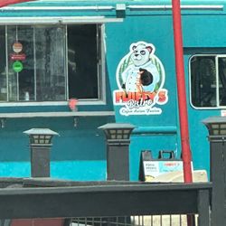 Fluffy's Bistro - Food truck from a distance. Sorry, it was hot and I didn't want to get back out.