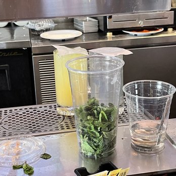 Mutt Lynch's - Receipts inside drinks..? - Pubs Near Me - Newport Beach, California