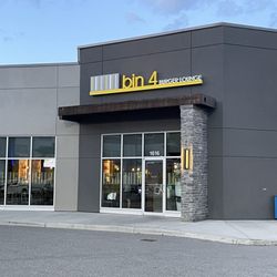 Bin 4 Burger Lounge - Exterior