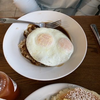 Eggs 'n Things - Hawaiian Loco Moco with over easy eggs - Breakfast & Brunch Near Me - Honolulu, Hawaii Eggs 'n Things - Hawaiian Loco Moco with over easy eggs - Breakfast & Brunch Near Me - Honolulu, Hawaii