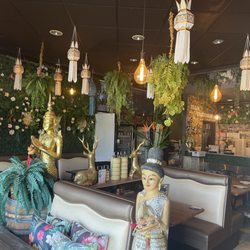 Thai Chefs Santa Clarita - A cozy tropical corner in Santa Clarita  Warm lights, authentic Thai flavors, and a relaxing atmosphere made with love since 2011.