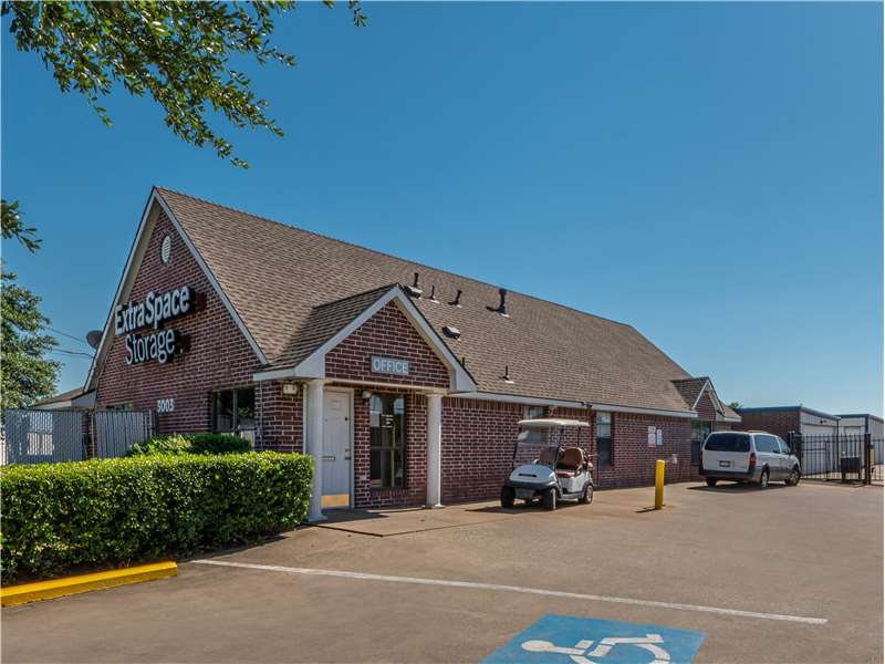 EXTRA SPACE STORAGE 16 Photos 3003 Big Town Blvd, Mesquite, Texas