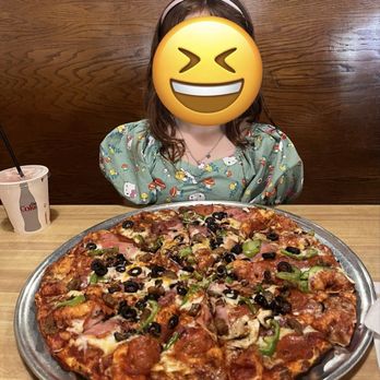 Straw Hat Pizza - The works large pizza - Pizza Near Me - Long Beach, California Straw Hat Pizza - The works large pizza - Pizza Near Me - Long Beach, California