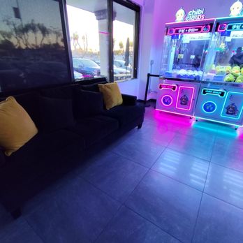 Chibi Claws - Indoor couch - Arcades Near Me - Garden Grove, California