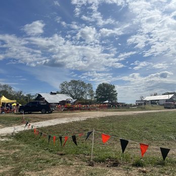 Eagle Fork Farms - Excavators - Pumpkin Patches Near Me - Moscow Mills, Missouri