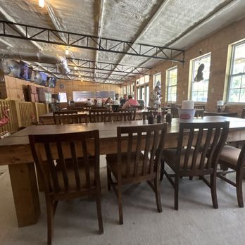 Tommy's BBQ - Seating Area - Barbeque Near Me - Vicksburg, Mississippi Tommy's BBQ - Seating Area - Barbeque Near Me - Vicksburg, Mississippi