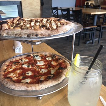 Stix n Brix Pizza + Cafe - Margherita Pizza and BBQ Chicken Pizza with lemonade - Pizza Near Me - Chicago, Illinois