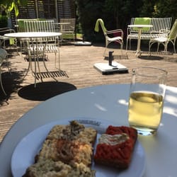 Trzesniewski - Allein im wundervollen Garten!