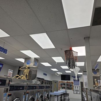 Laundry Lands - Laundromat Near Me - Fullerton, California