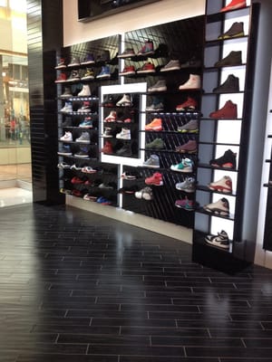 galleria mall shoe palace