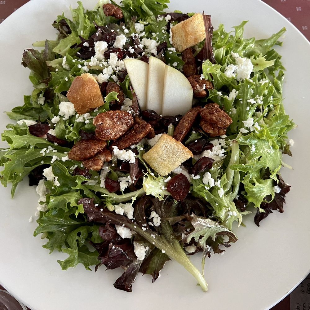 THE  INN - Really fresh and tasty salad - Canadian (New) Near Me - Lion's Head, Ontario