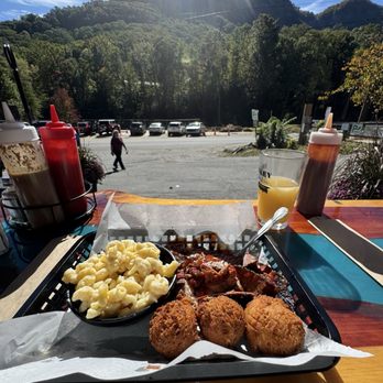 Chimney Rock Smokehouse - Brisket platter - Barbeque Near Me - Chimney Rock, North Carolina Chimney Rock Smokehouse - Brisket platter - Barbeque Near Me - Chimney Rock, North Carolina
