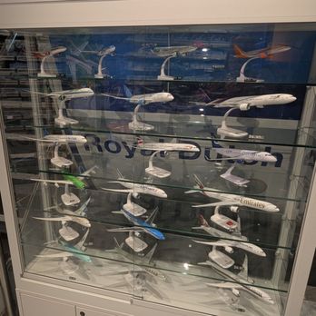 Planes@Plaza - Airport models - Toy Stores Near Me