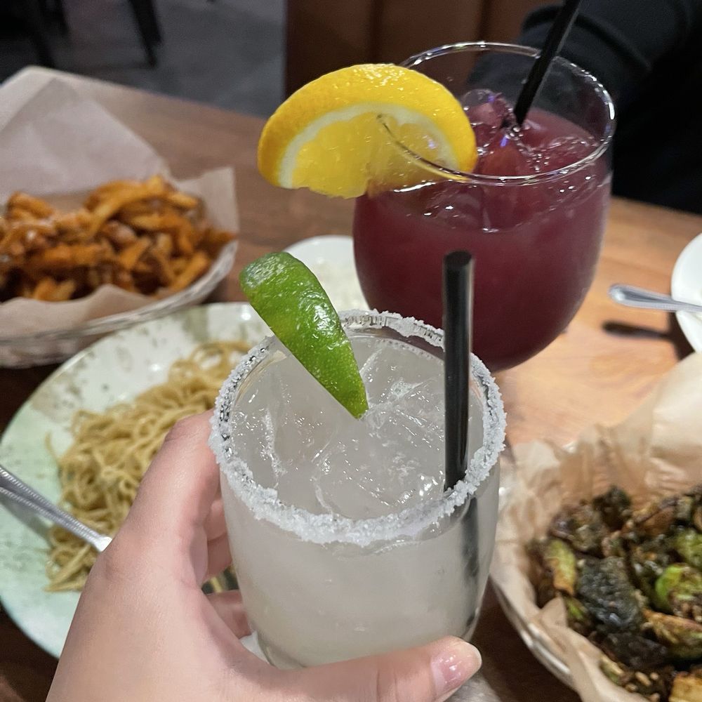 Kue's Chinese Kitchen and Bar - Sangria and Yuzu Margarita - Chinese Near Me - Alhambra, California