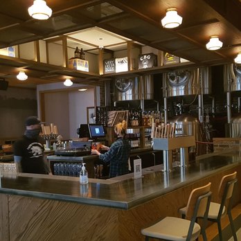 Crushed by Giants - The bar - Brewpubs Near Me - Chicago, Illinois