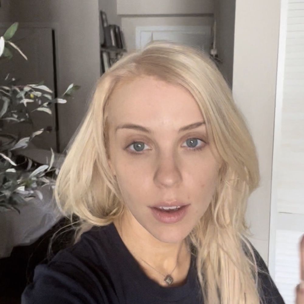 Ton Vangard - This is the result after I asked for baby-lights and a shadow root. Left without any dimension. - Hair Salons Near Me - Melbourne, Florida Ton Vangard - This is the result after I asked for baby-lights and a shadow root. Left without any dimension. - Hair Salons Near Me - Melbourne, Florida